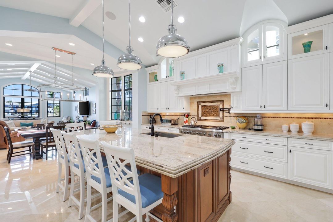 For Sale: $10,250,000 (5 beds, 7 baths, 7760 Square Feet)