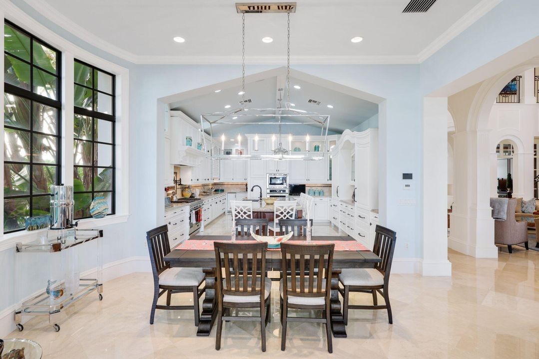 For Sale: $10,250,000 (5 beds, 7 baths, 7760 Square Feet)