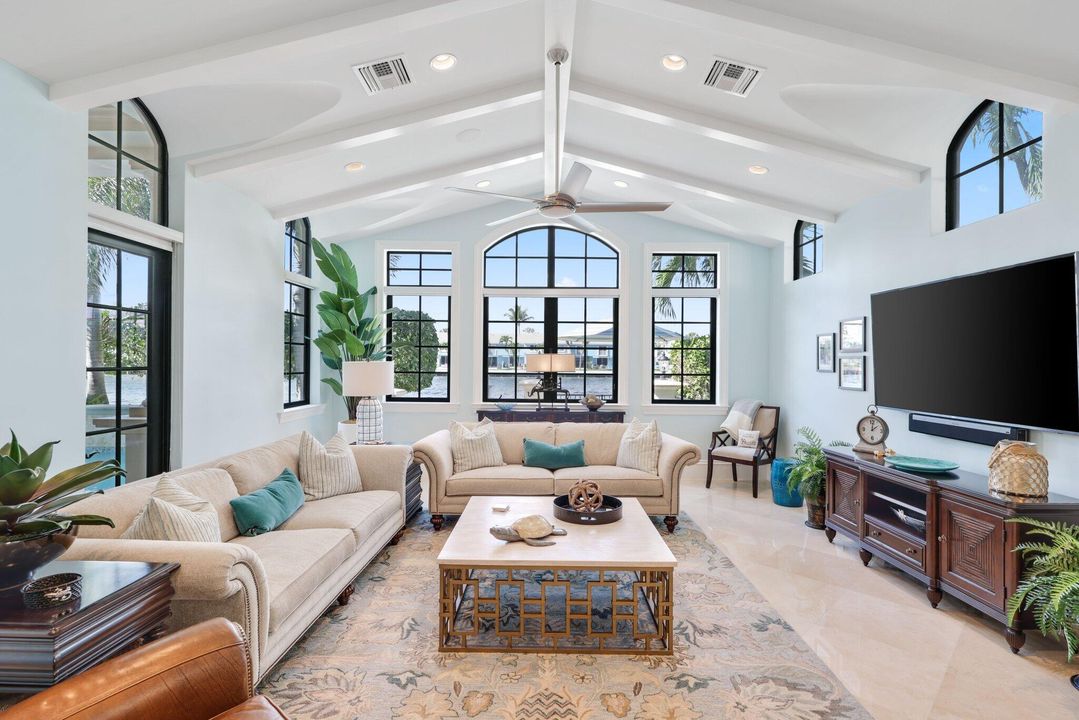 For Sale: $10,250,000 (5 beds, 7 baths, 7760 Square Feet)