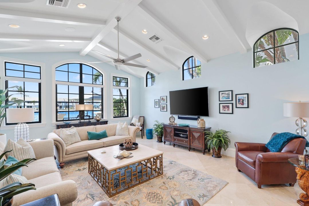 For Sale: $10,250,000 (5 beds, 7 baths, 7760 Square Feet)