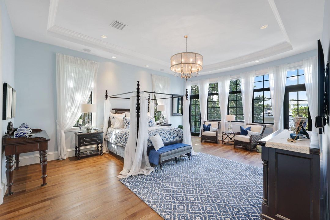 For Sale: $10,250,000 (5 beds, 7 baths, 7760 Square Feet)