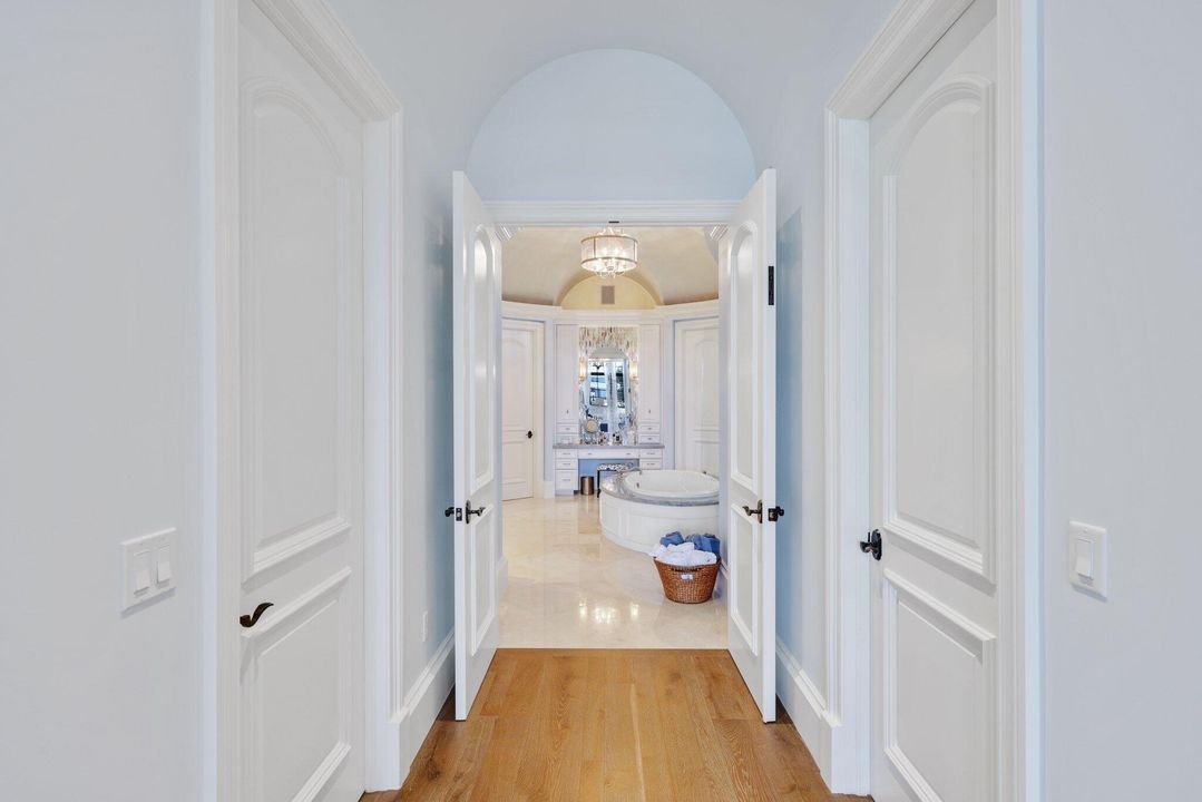 For Sale: $10,250,000 (5 beds, 7 baths, 7760 Square Feet)