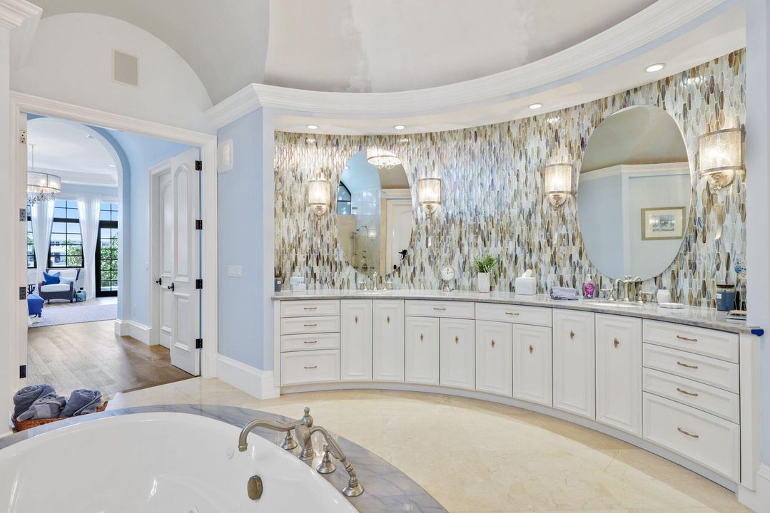 For Sale: $10,250,000 (5 beds, 7 baths, 7760 Square Feet)