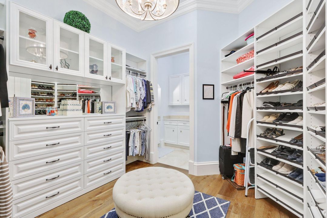 For Sale: $10,250,000 (5 beds, 7 baths, 7760 Square Feet)