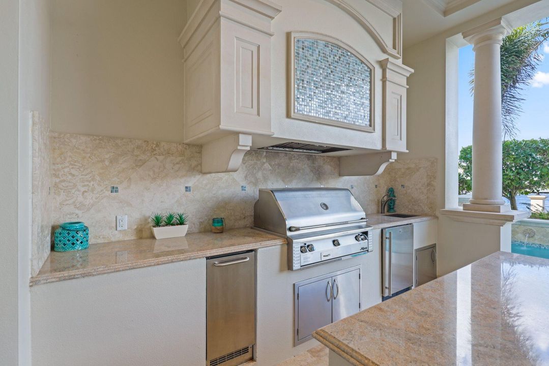 For Sale: $10,250,000 (5 beds, 7 baths, 7760 Square Feet)