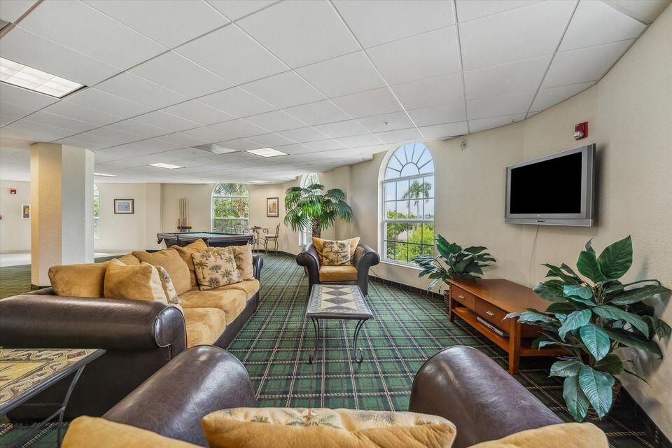 For Sale: $720,000 (4 beds, 3 baths, 2821 Square Feet)