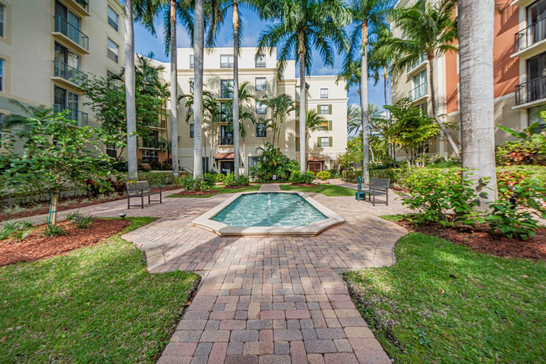 For Sale: $359,900 (1 beds, 1 baths, 756 Square Feet)