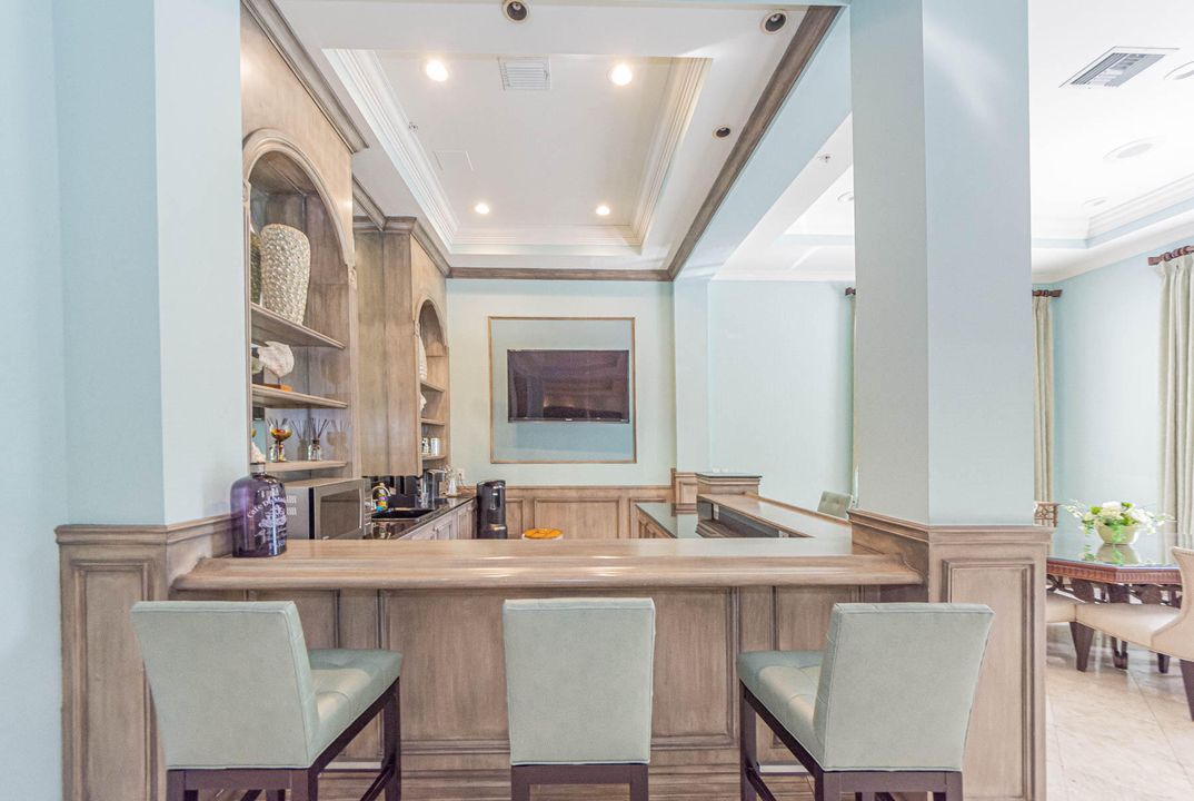 For Sale: $359,900 (1 beds, 1 baths, 756 Square Feet)