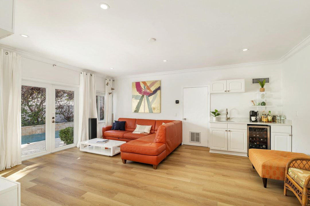 For Sale: $1,795,000 (3 beds, 2 baths, 2035 Square Feet)