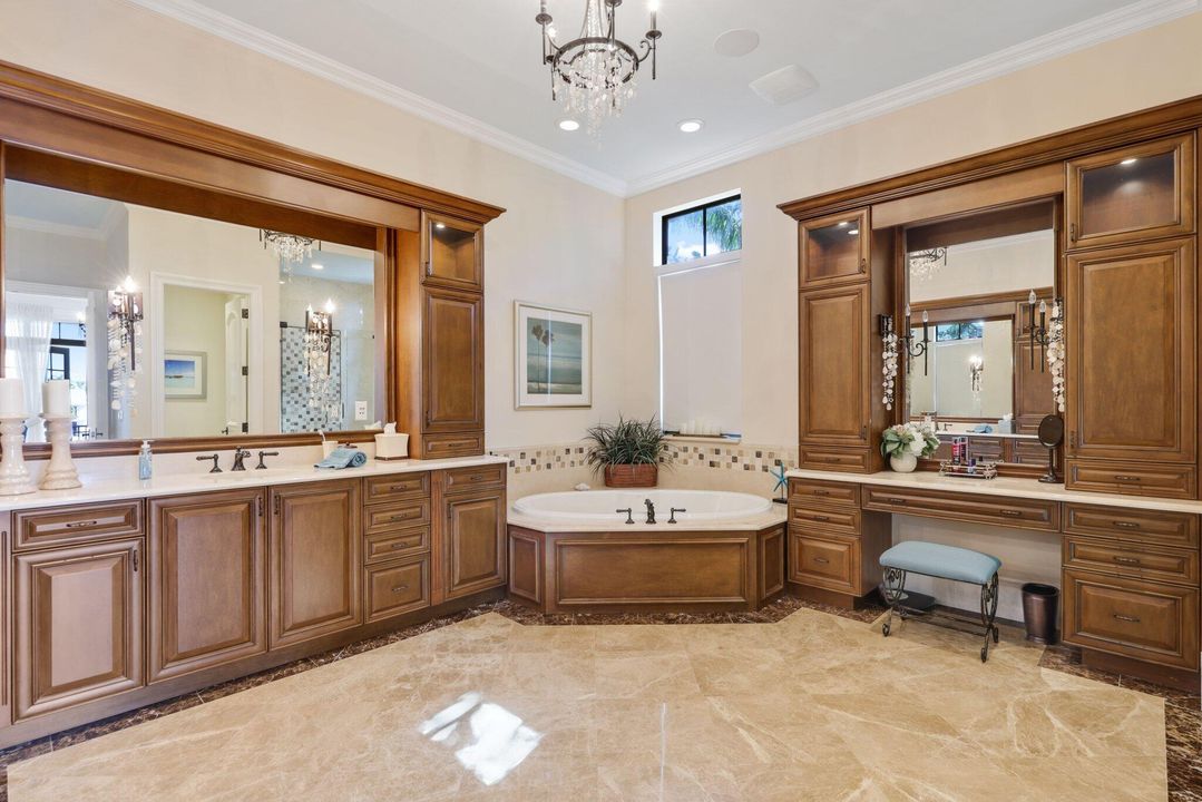 For Sale: $10,250,000 (5 beds, 7 baths, 7760 Square Feet)