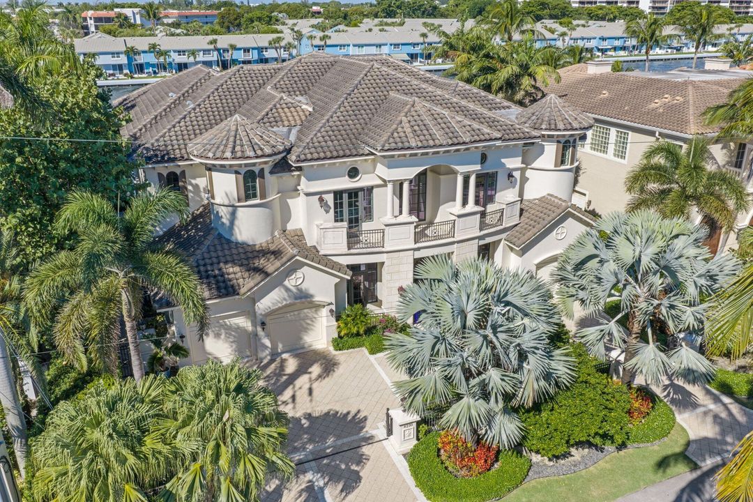 For Sale: $10,250,000 (5 beds, 7 baths, 7760 Square Feet)