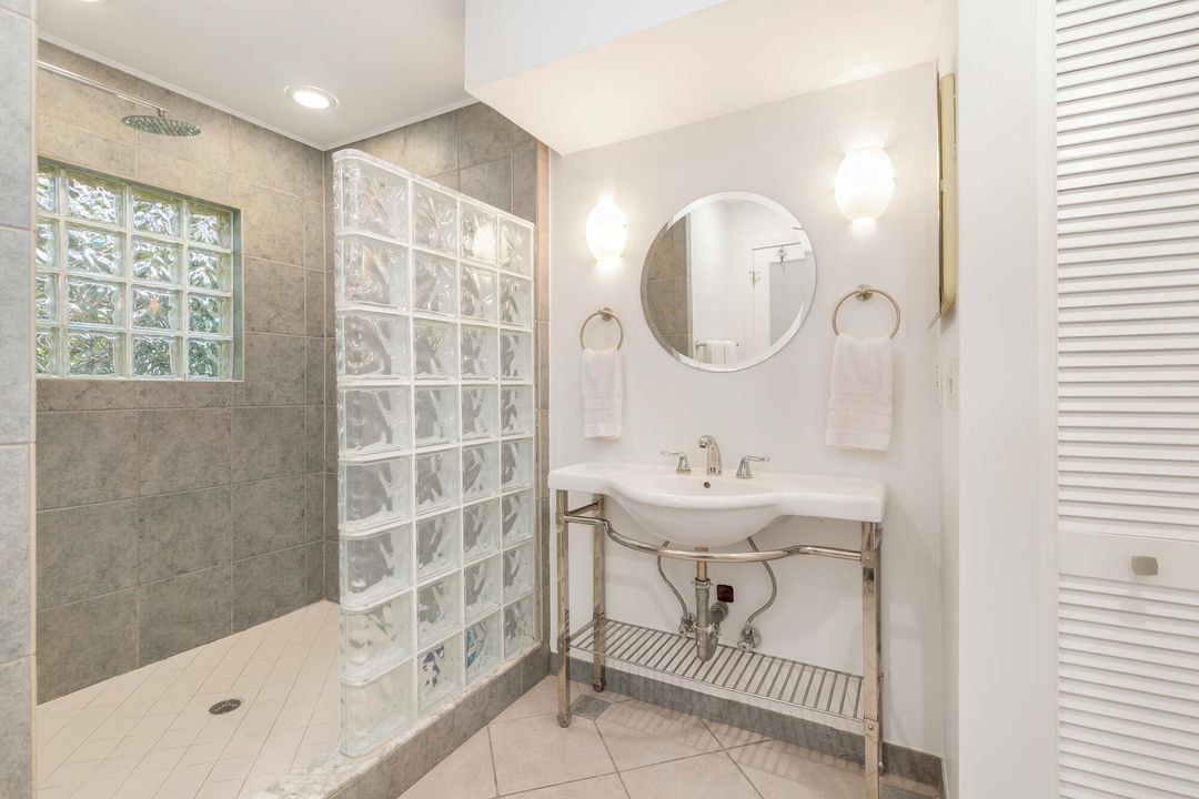 For Sale: $1,795,000 (3 beds, 2 baths, 2035 Square Feet)