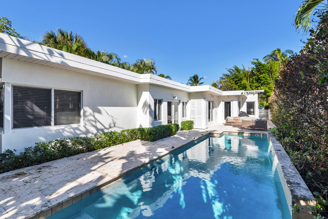 For Sale: $1,795,000 (3 beds, 2 baths, 2035 Square Feet)