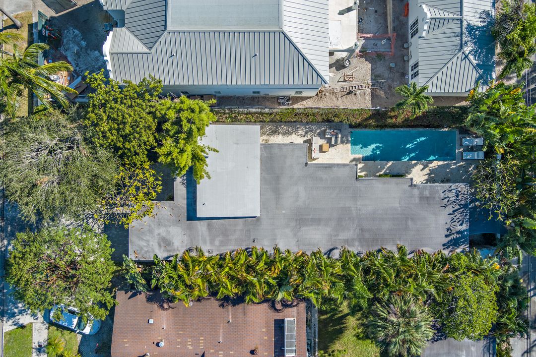 For Sale: $1,795,000 (3 beds, 2 baths, 2035 Square Feet)