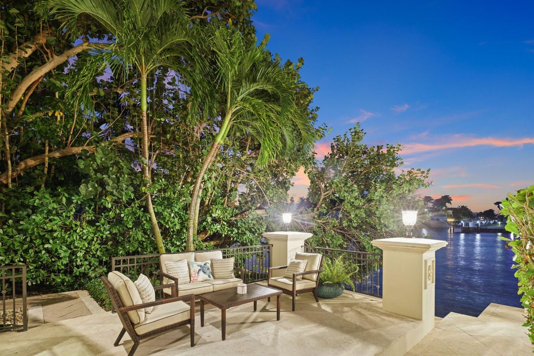 For Sale: $10,250,000 (5 beds, 7 baths, 7760 Square Feet)