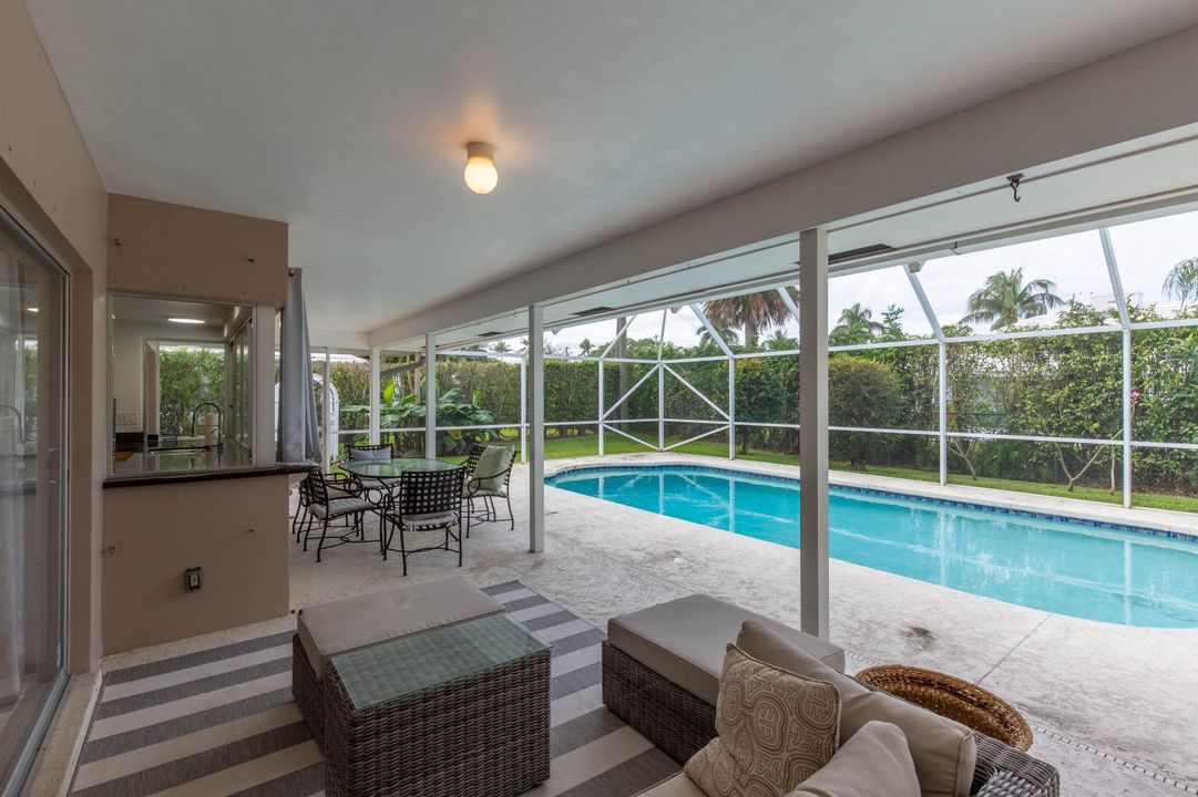 For Sale: $1,295,000 (3 beds, 2 baths, 1812 Square Feet)