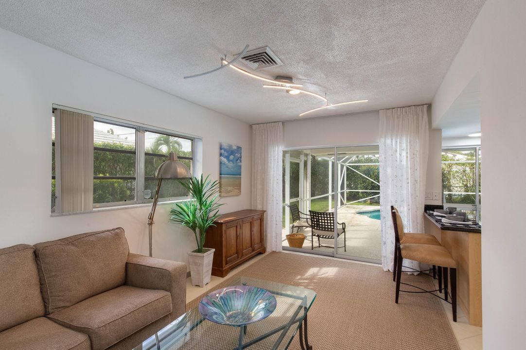 For Sale: $1,295,000 (3 beds, 2 baths, 1812 Square Feet)