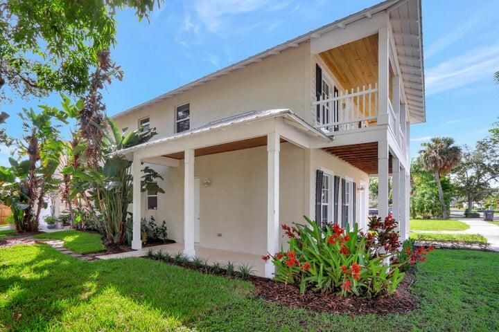 For Sale: $974,900 (4 beds, 3 baths, 2748 Square Feet)