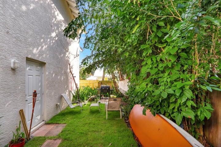 For Sale: $974,900 (4 beds, 3 baths, 2748 Square Feet)