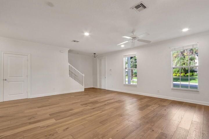 For Sale: $974,900 (4 beds, 3 baths, 2748 Square Feet)