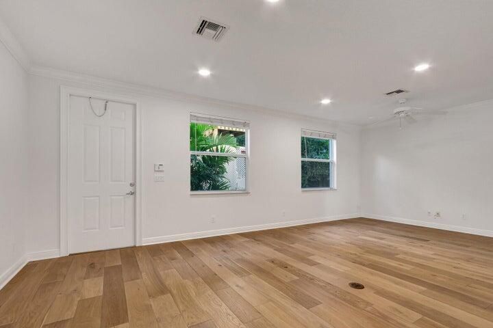 For Sale: $974,900 (4 beds, 3 baths, 2748 Square Feet)