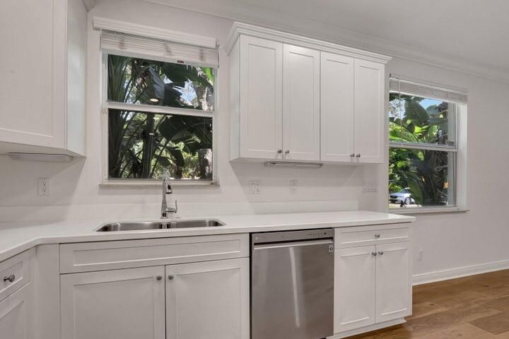 For Sale: $974,900 (4 beds, 3 baths, 2748 Square Feet)