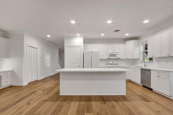 For Sale: $974,900 (4 beds, 3 baths, 2748 Square Feet)