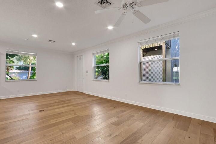 For Sale: $974,900 (4 beds, 3 baths, 2748 Square Feet)