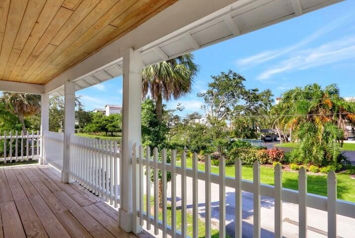 For Sale: $974,900 (4 beds, 3 baths, 2748 Square Feet)