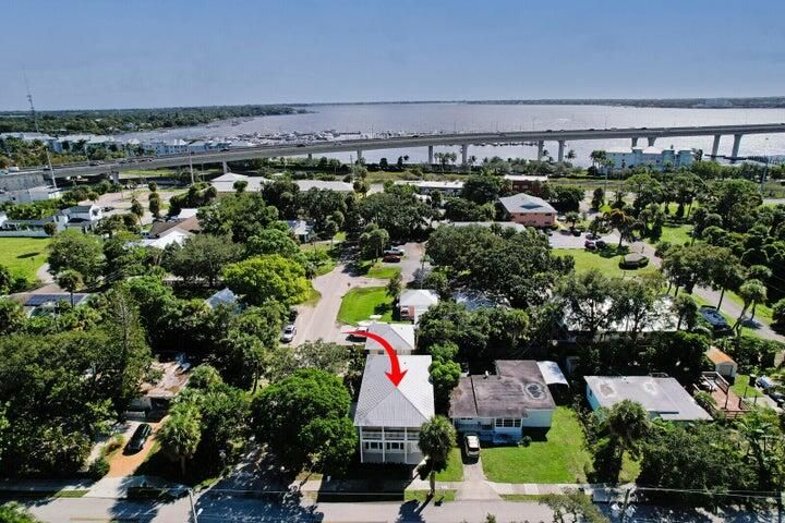 For Sale: $974,900 (4 beds, 3 baths, 2748 Square Feet)