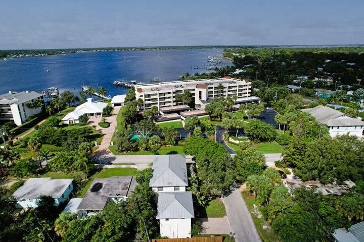 For Sale: $974,900 (4 beds, 3 baths, 2748 Square Feet)