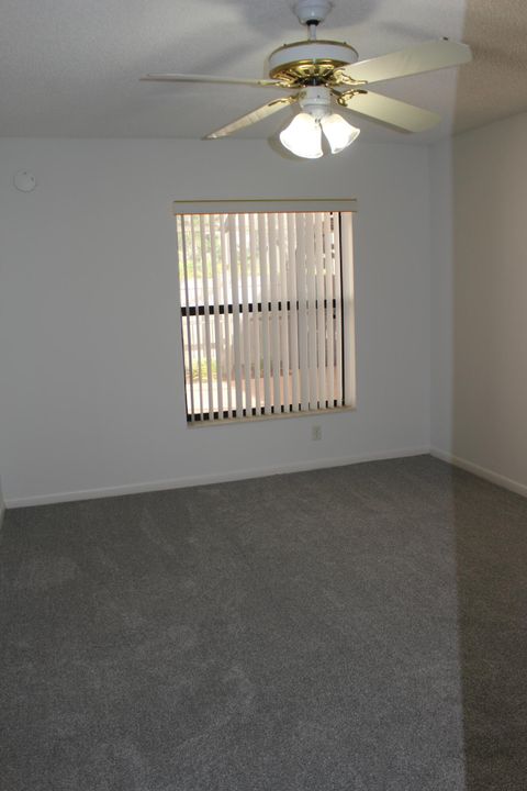 For Sale: $314,900 (2 beds, 2 baths, 1106 Square Feet)