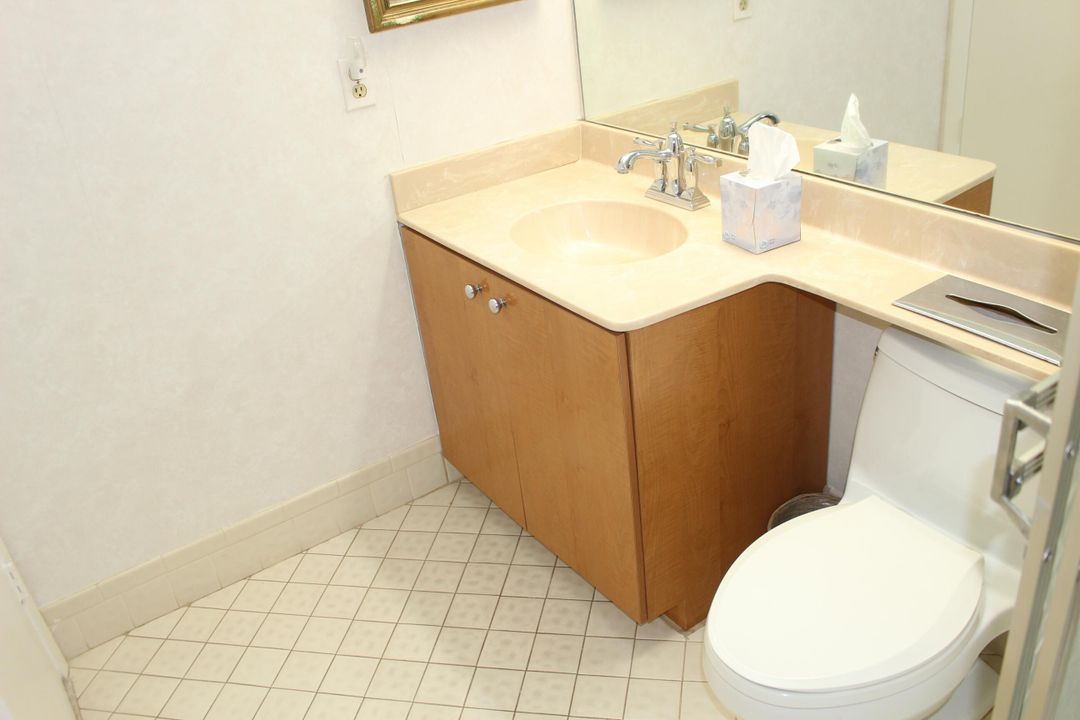 For Sale: $314,900 (2 beds, 2 baths, 1106 Square Feet)