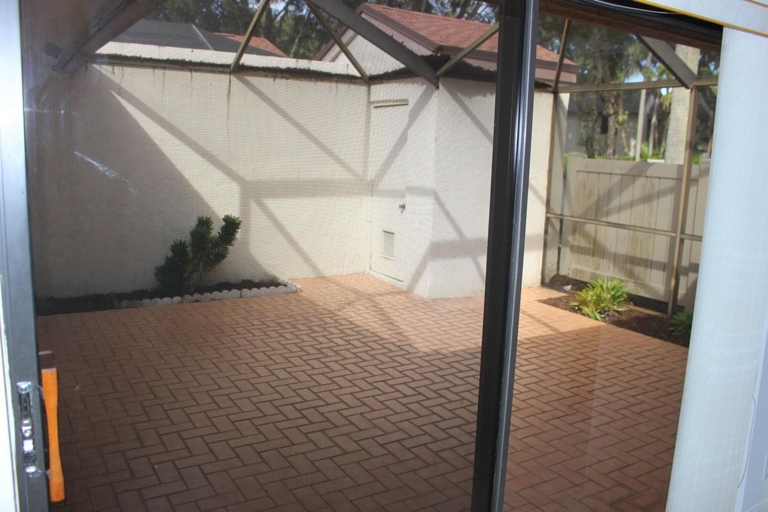 For Sale: $314,900 (2 beds, 2 baths, 1106 Square Feet)