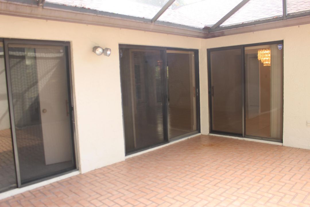 For Sale: $314,900 (2 beds, 2 baths, 1106 Square Feet)