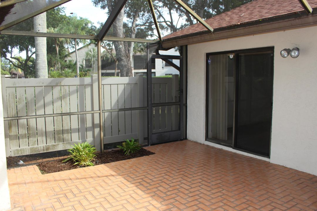 For Sale: $314,900 (2 beds, 2 baths, 1106 Square Feet)