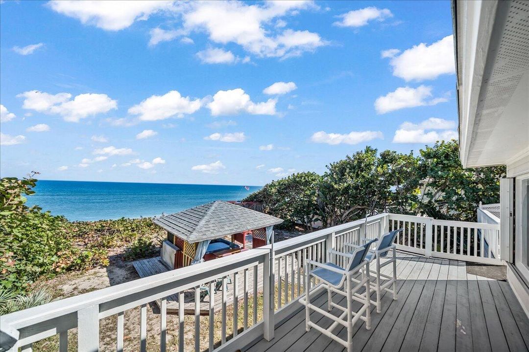 En Venta: $2,150,000 (3 camas, 3 baños, 2892 Pies cuadrados)