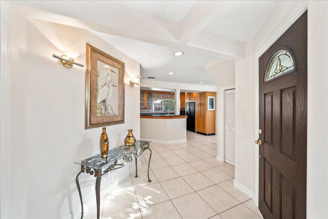 En Venta: $2,150,000 (3 camas, 3 baños, 2892 Pies cuadrados)