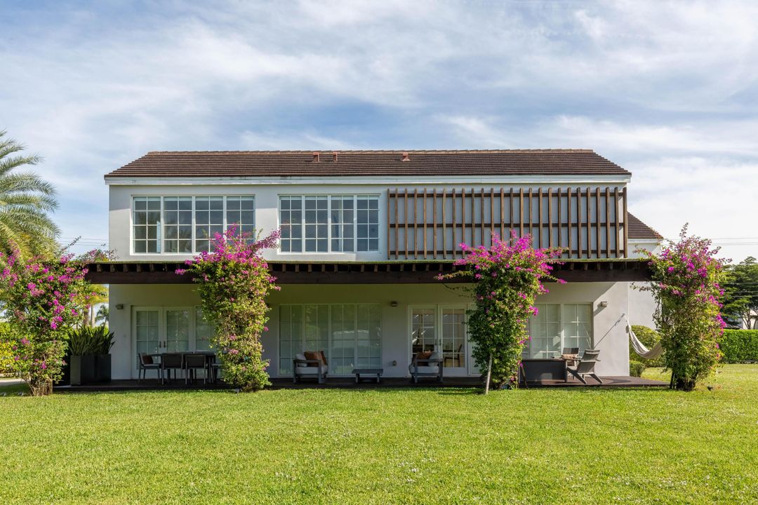 出租: $20,000 (5 贝兹, 5 浴室, 3237 平方英尺)