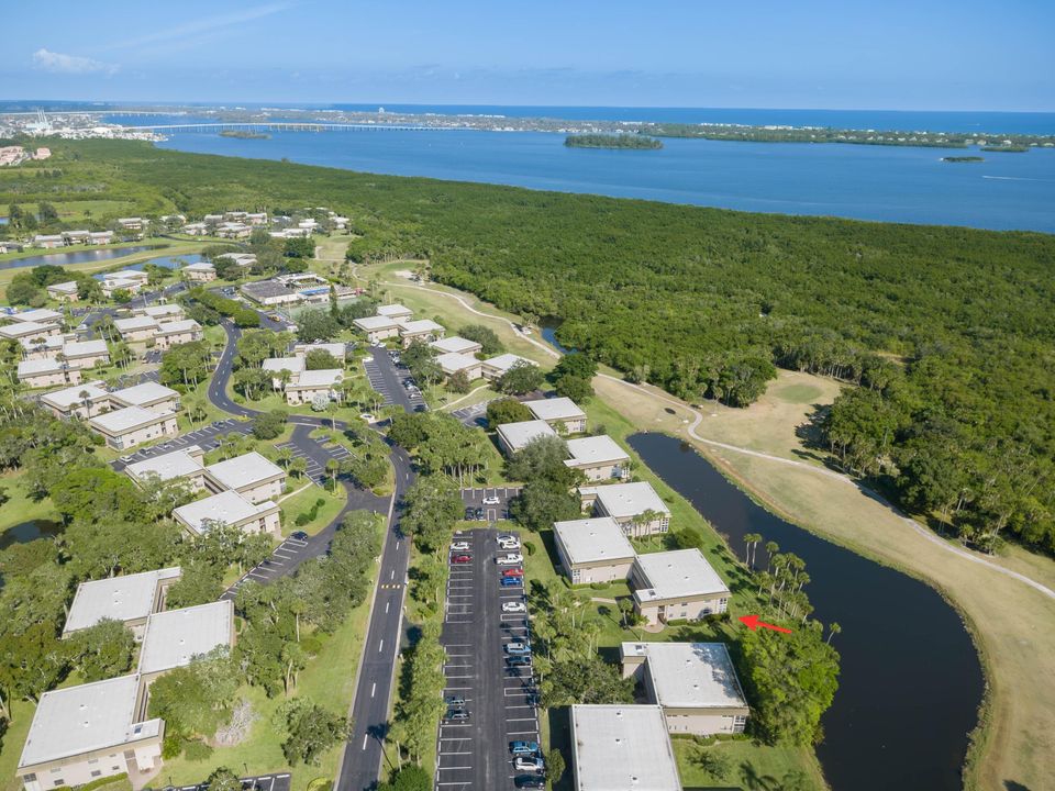 For Sale: $189,500 (2 beds, 2 baths, 1000 Square Feet)