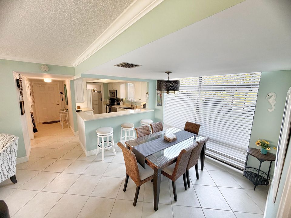 For Rent: $3,950 (2 beds, 2 baths, 1211 Square Feet)