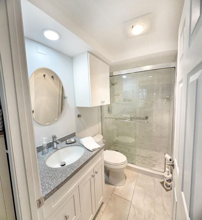 For Rent: $3,950 (2 beds, 2 baths, 1211 Square Feet)