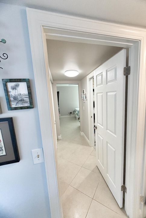 For Rent: $3,950 (2 beds, 2 baths, 1211 Square Feet)