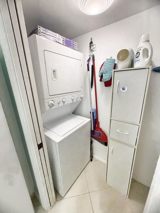 For Rent: $3,950 (2 beds, 2 baths, 1211 Square Feet)