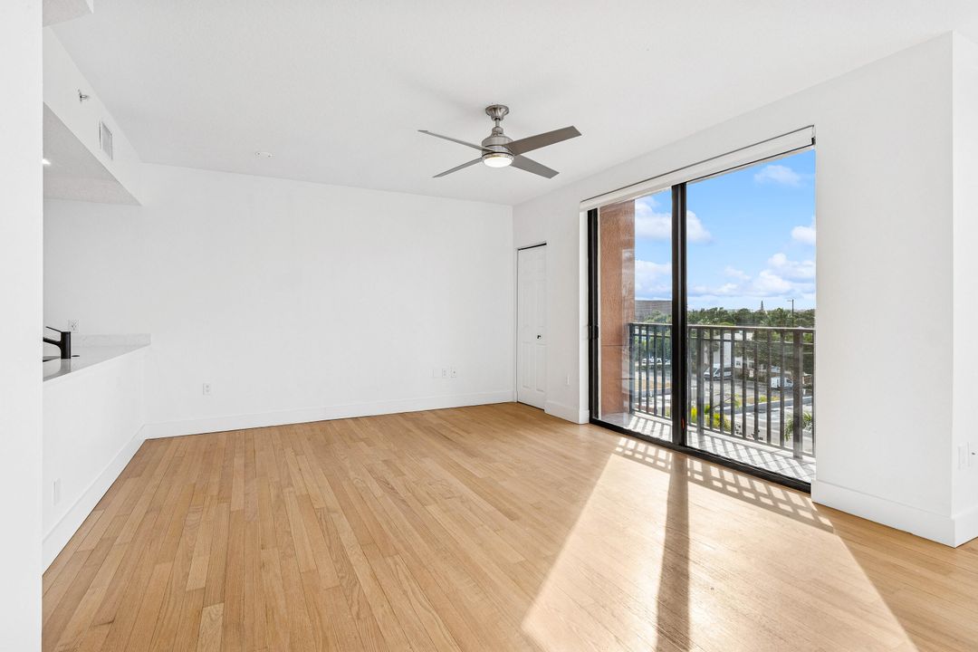 For Sale: $249,918 (0 beds, 1 baths, 674 Square Feet)