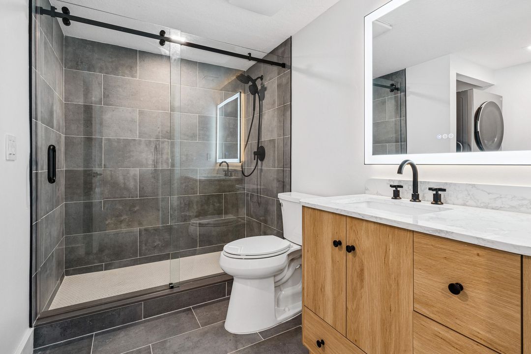 For Sale: $249,918 (0 beds, 1 baths, 674 Square Feet)