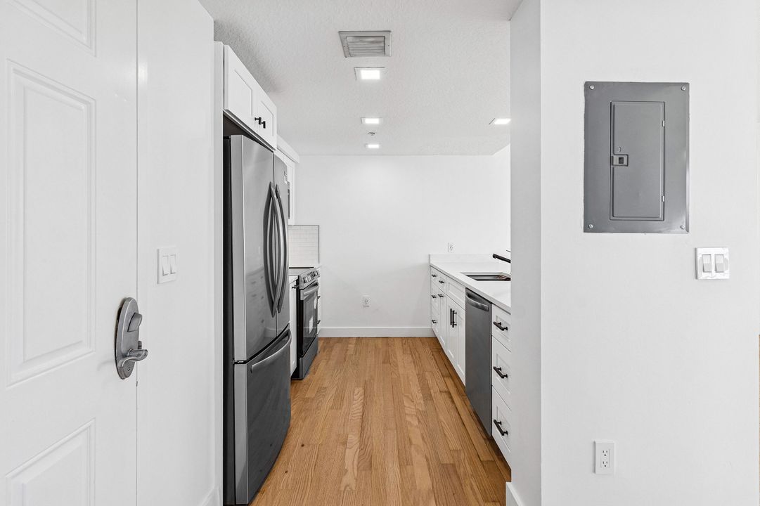 For Sale: $249,918 (0 beds, 1 baths, 674 Square Feet)