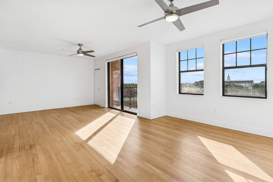 For Sale: $249,918 (0 beds, 1 baths, 674 Square Feet)