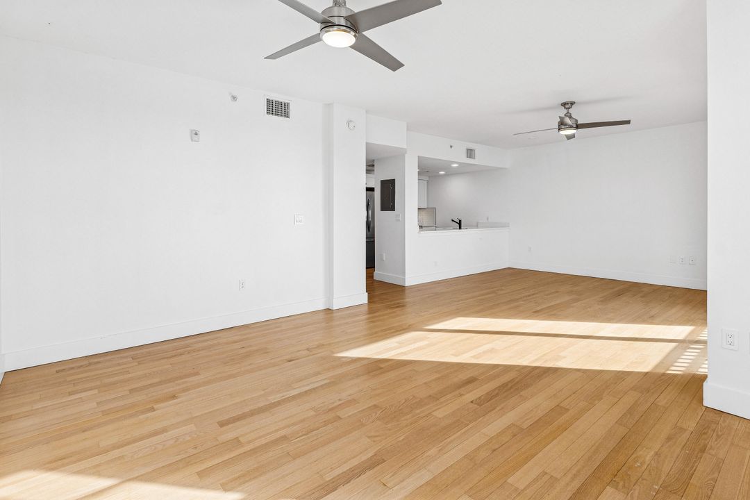 For Sale: $249,918 (0 beds, 1 baths, 674 Square Feet)