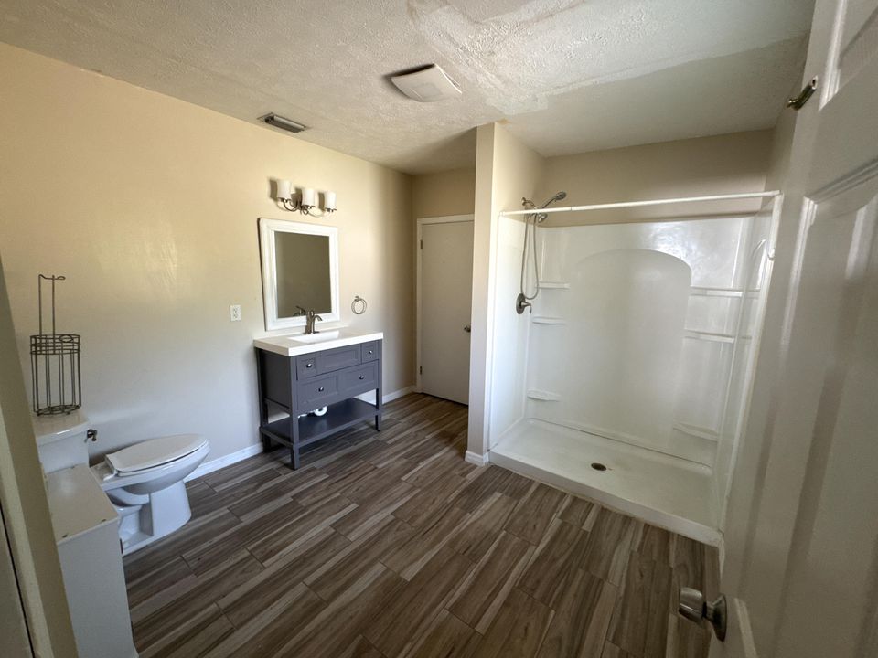 For Sale: $295,000 (3 beds, 2 baths, 1558 Square Feet)